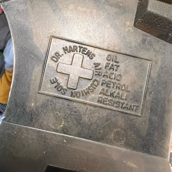 DR. MARTENS - US S5 JADON BOOT SMOOTH LEATHER PLATFORMS - Picture 7 of 9